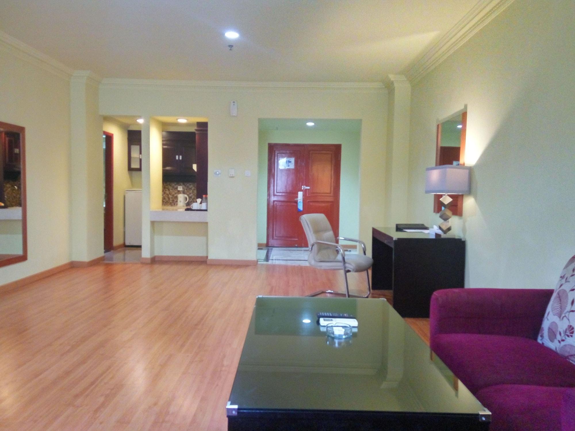 ซารี เอเตอร์ คัมโบติ โฮเทล บันดุง Hotel ภายนอก รูปภาพ