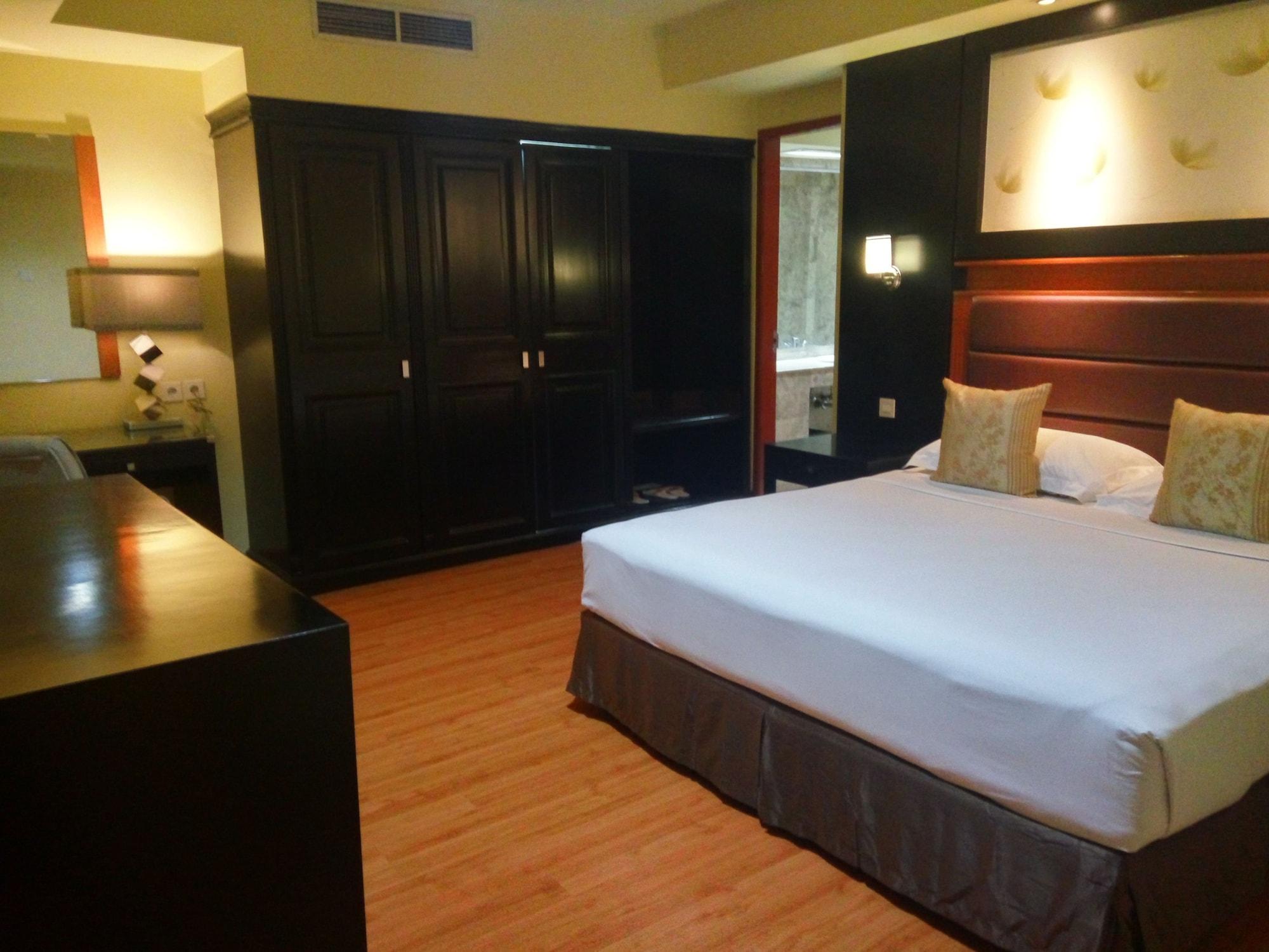 ซารี เอเตอร์ คัมโบติ โฮเทล บันดุง Hotel ภายนอก รูปภาพ