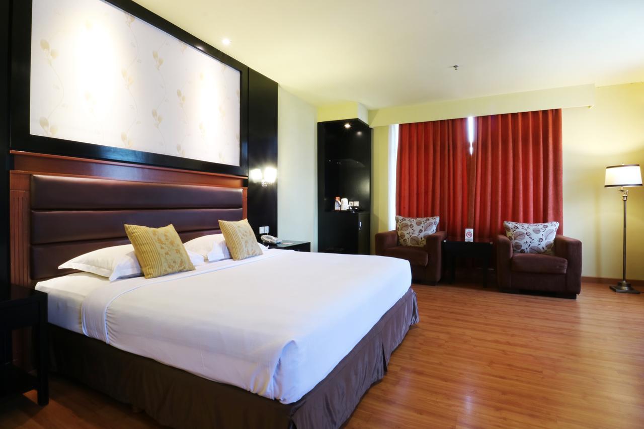 ซารี เอเตอร์ คัมโบติ โฮเทล บันดุง Hotel ภายนอก รูปภาพ
