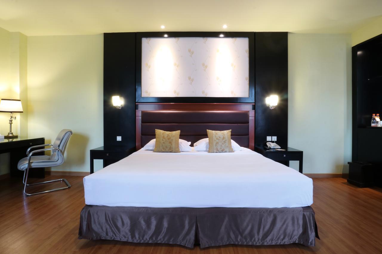 ซารี เอเตอร์ คัมโบติ โฮเทล บันดุง Hotel ภายนอก รูปภาพ