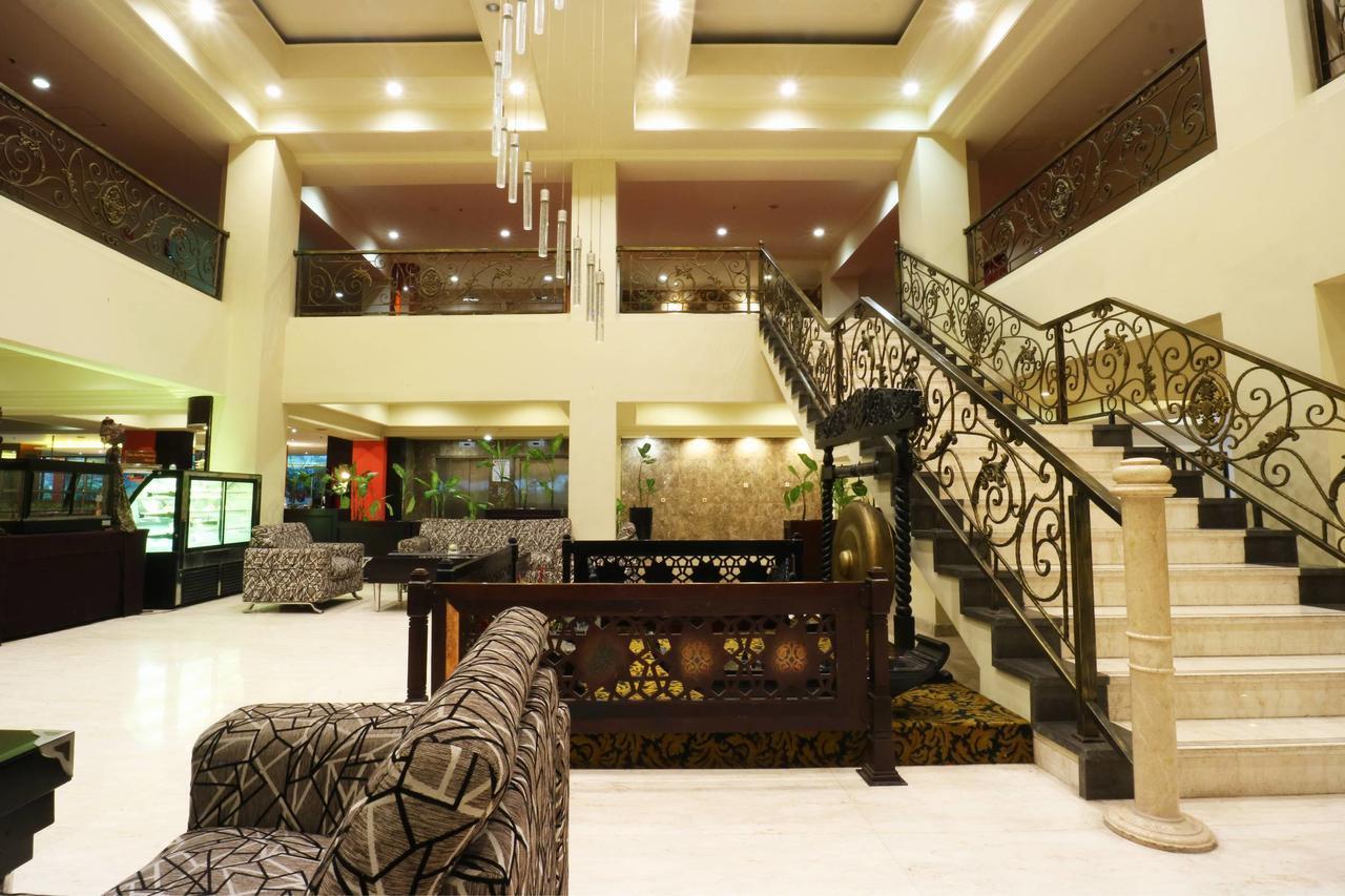 ซารี เอเตอร์ คัมโบติ โฮเทล บันดุง Hotel ภายนอก รูปภาพ