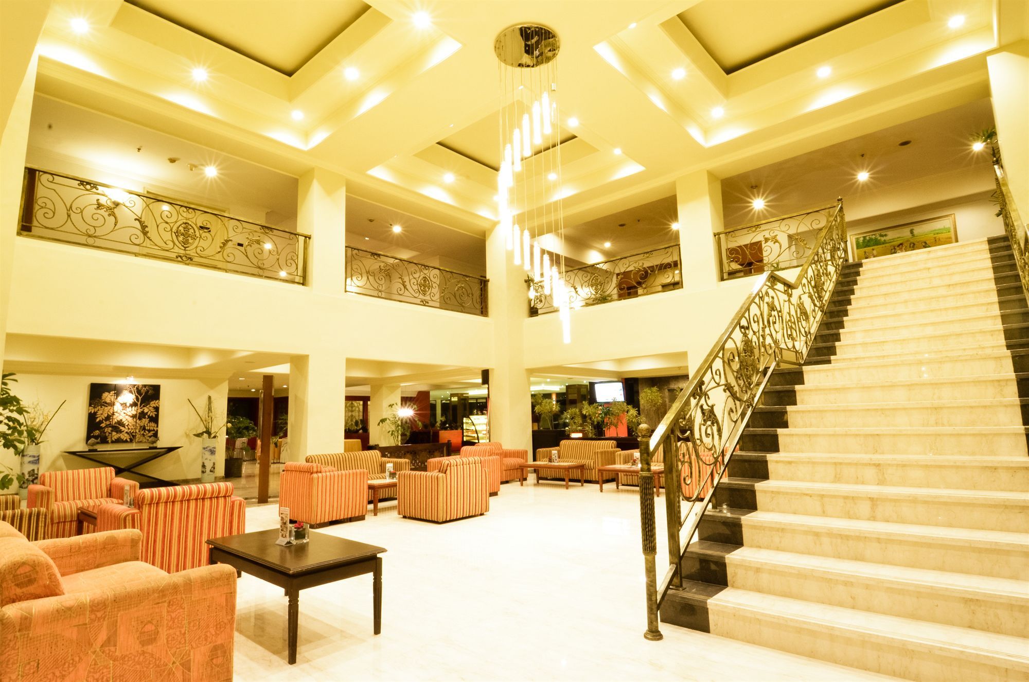 ซารี เอเตอร์ คัมโบติ โฮเทล บันดุง Hotel ภายนอก รูปภาพ
