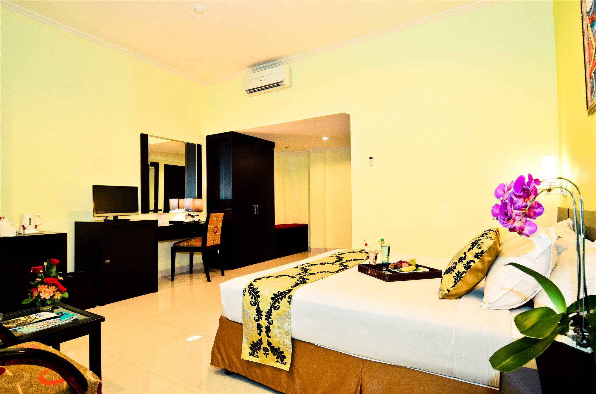 ซารี เอเตอร์ คัมโบติ โฮเทล บันดุง Hotel ภายนอก รูปภาพ