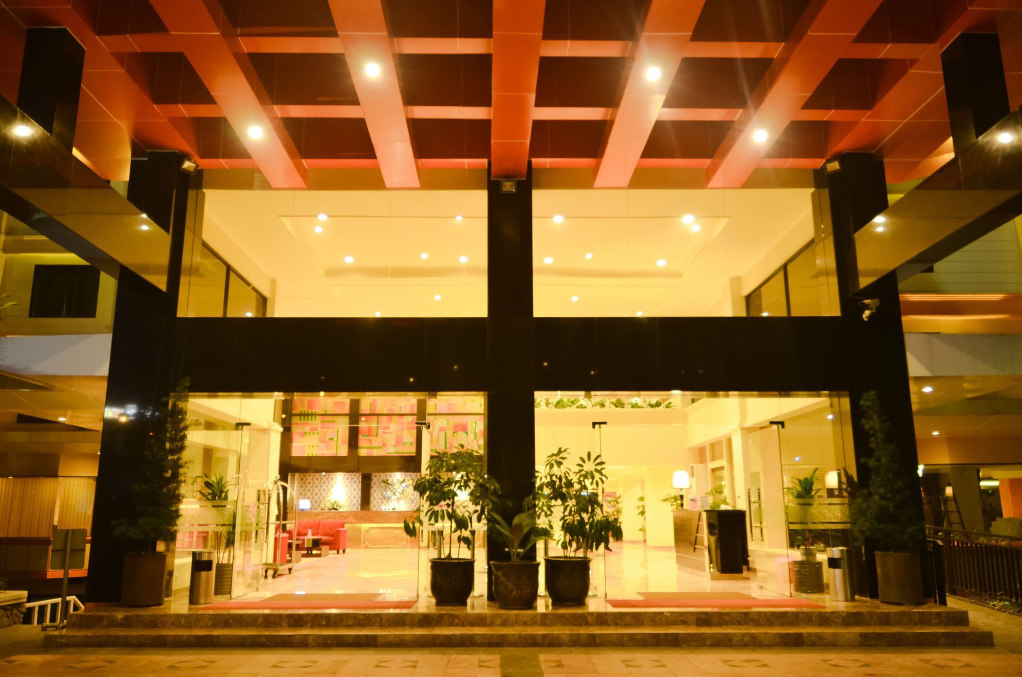 ซารี เอเตอร์ คัมโบติ โฮเทล บันดุง Hotel ภายนอก รูปภาพ